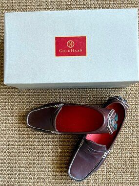 Women's ColeHaan Driving Mocassins In deep rich brown 6.5 AA